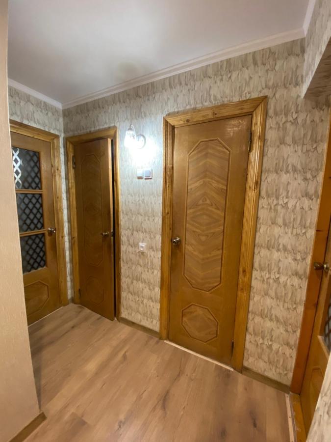 Затишна 2-х кімнатна квартира -ДІМ Каменец-Подольский Экстерьер фото